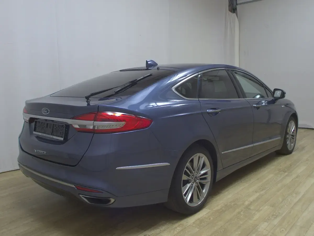 Gebraucht Ford Mondeo Vignale 190 PS (139 kW) 2020 Blau Limousine