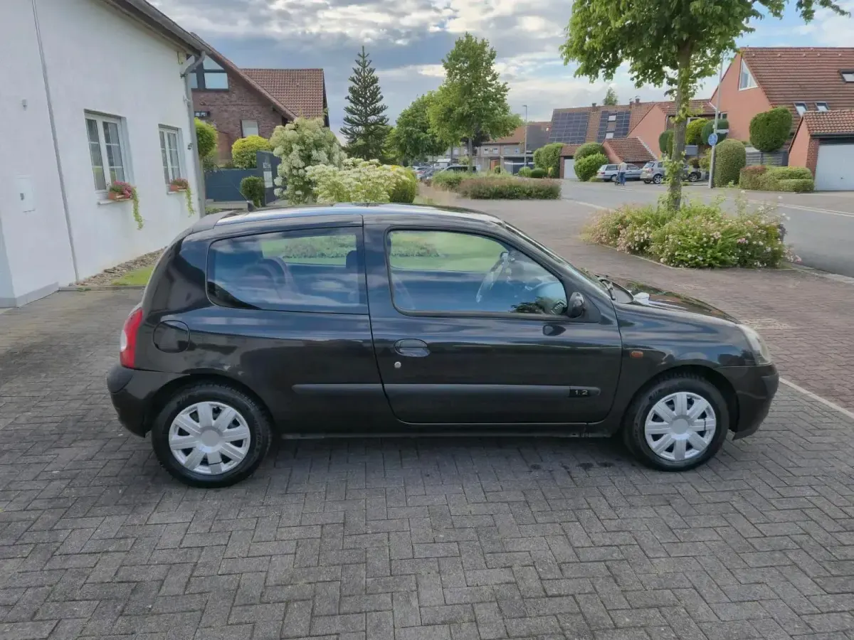 Gebraucht Renault Clio 60 PS (44 kW) 2002 Schwarz Limousine
