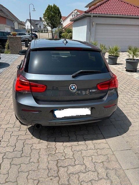 Grau Gebraucht 2017 BMW 116 Advantage Kleinwagen | 11.000 € (Etwas zu teuer) - Bild 1/4