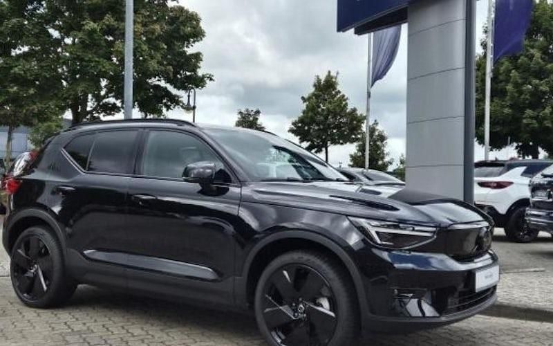 Neu Volvo EX40 Plus 185 kW (252 PS) 2025 Schwarz SUV