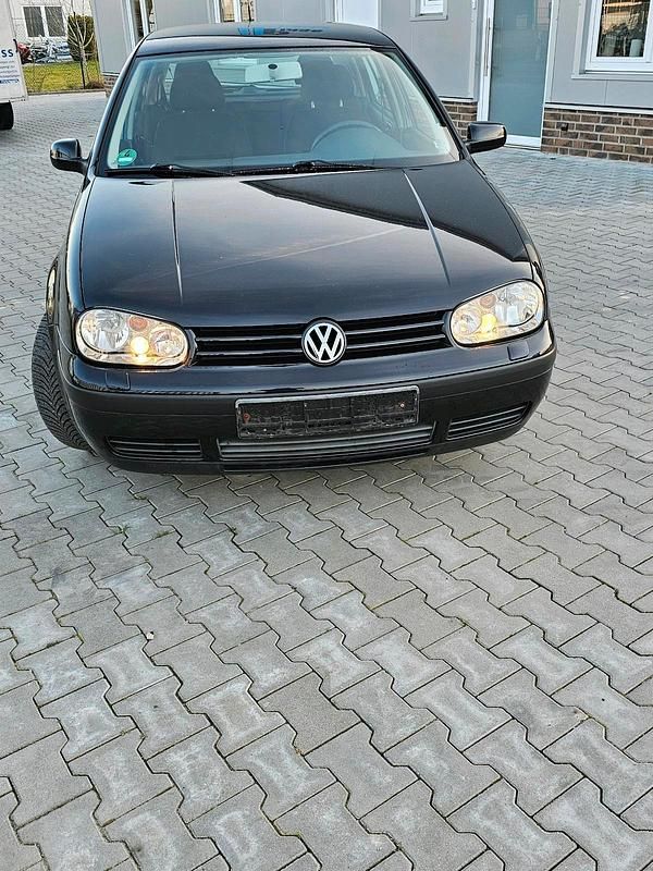 Gebraucht VW Golf IV 75 PS (55 kW) 2002 Schwarz Kleinwagen