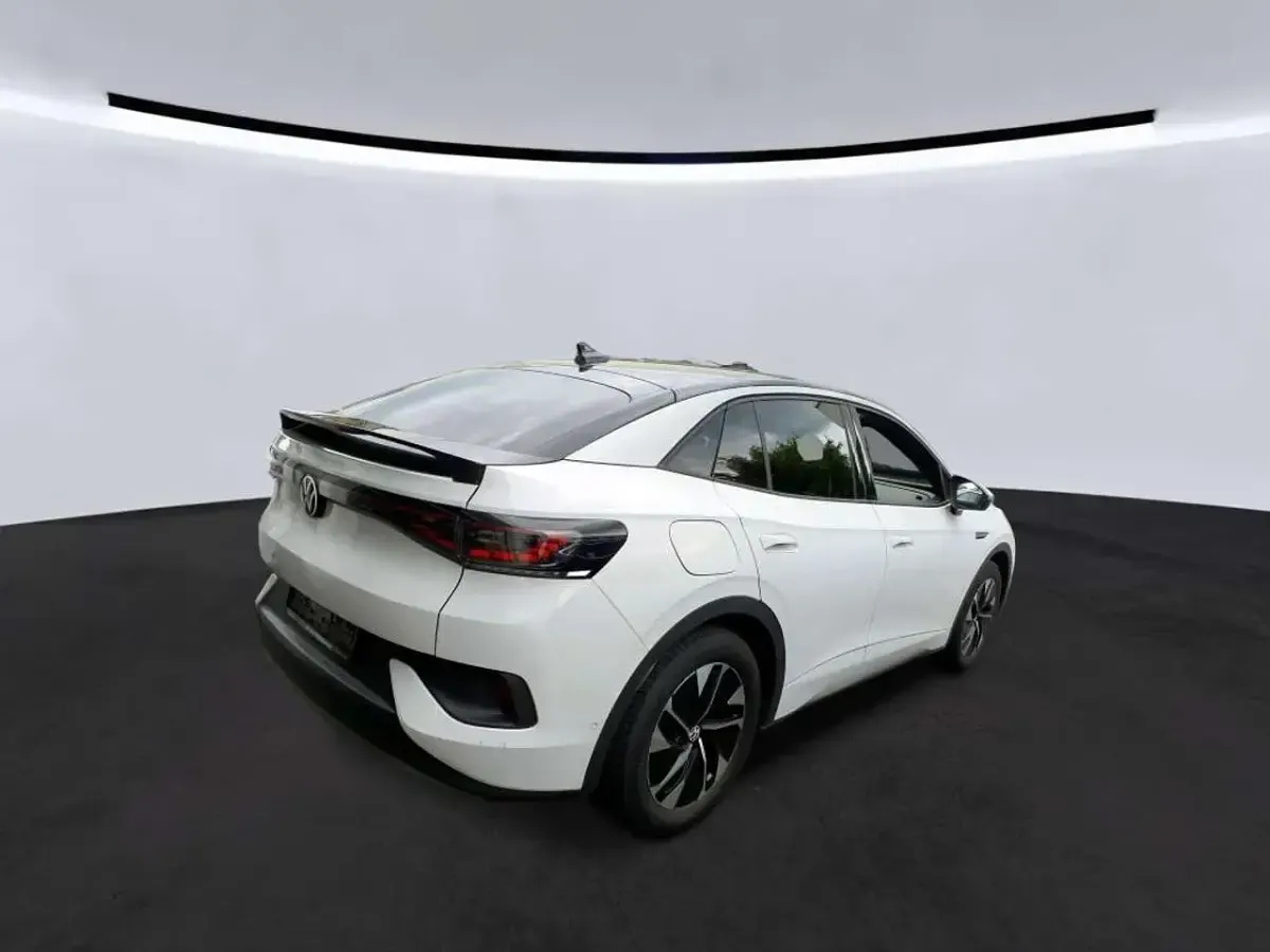 Gebraucht VW ID.5 Pro Performance 150 kW (204 PS) 2023 Gletscherweiß metallic schwar SUV