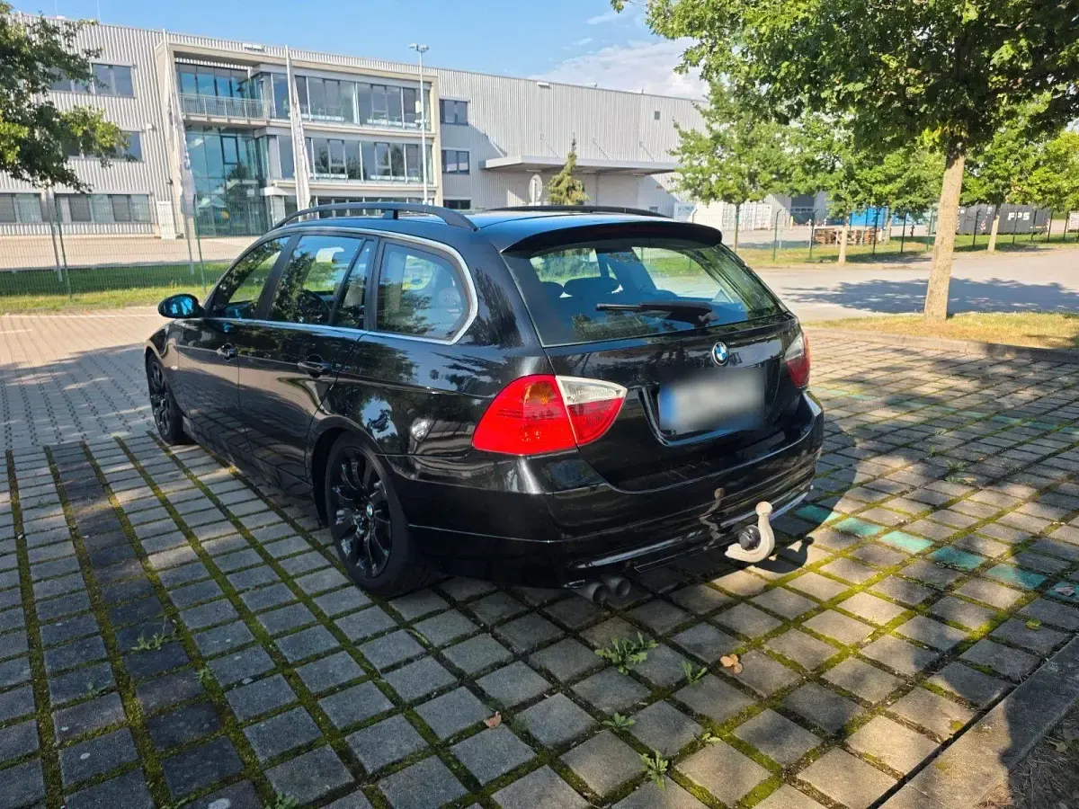 Gebraucht BMW 325 Comfort Edition 218 PS (160 kW) 2006 Schwarz Kombi
