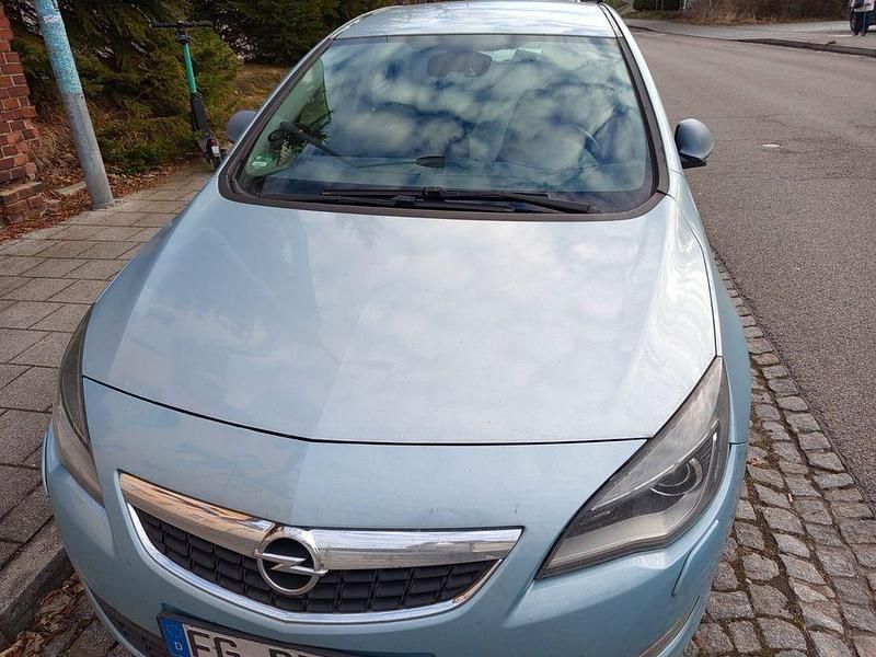 Gebraucht 2010 Opel Astra Selection Limousine | 2.600 € (Guter Preis) - Bild 1/4