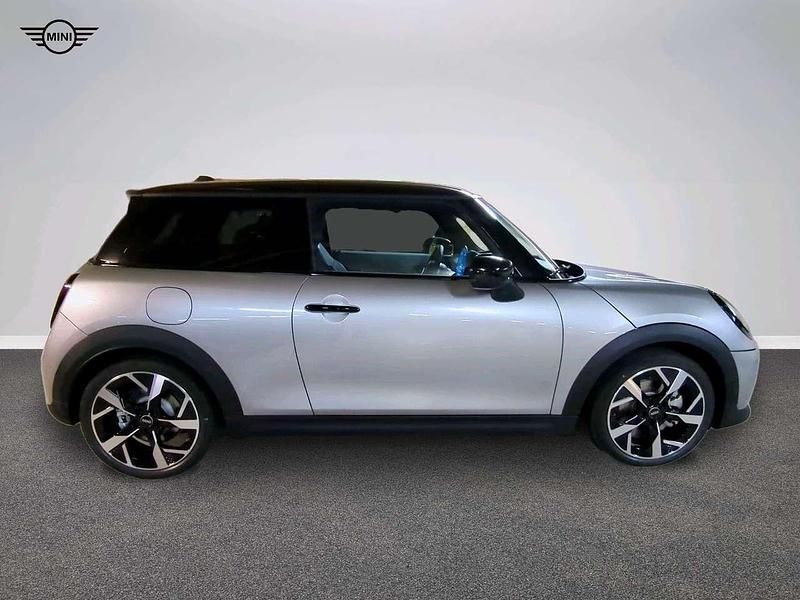 Gebraucht Mini Cooper S Favoured 204 PS (150 kW) 2024 Grau Kleinwagen