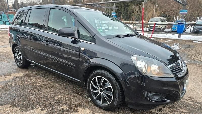 Gebraucht Opel Zafira 140 PS (102 kW) 2011 Schwarz Van / Kleinbus