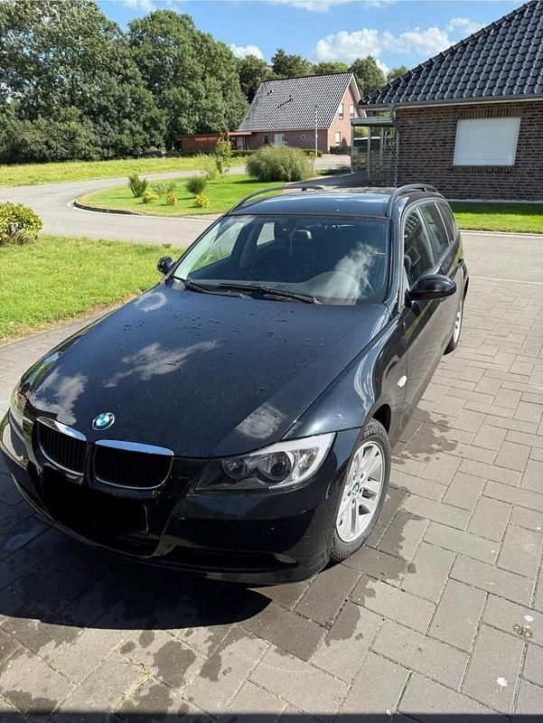 Schwarz Gebraucht 2006 BMW 318 Kombi | 2.250 € (Guter Preis) - Bild 1/4