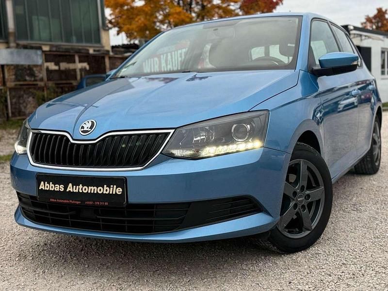 Blau Gebraucht 2017 Skoda Fabia Ambition Kleinwagen | 7.790 € (Fairer Preis) - Bild 1/4