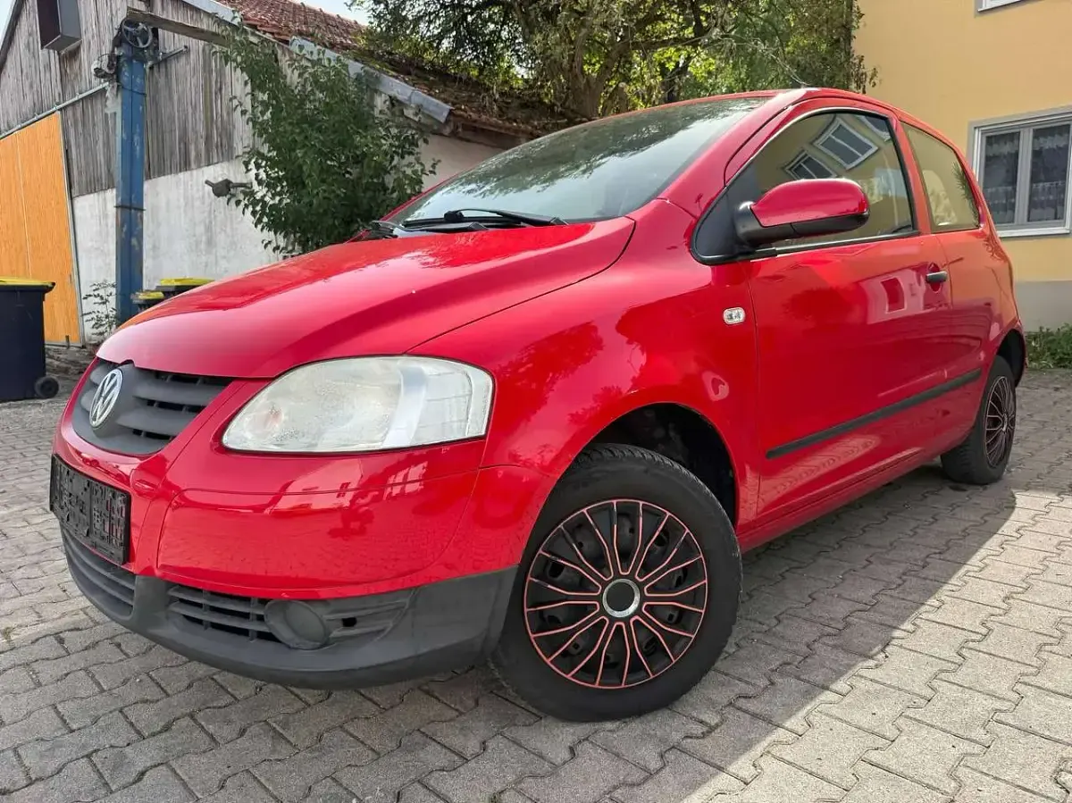 Gebraucht VW Fox Basis 54 PS (39 kW) 2007 Tornadorot Kleinwagen