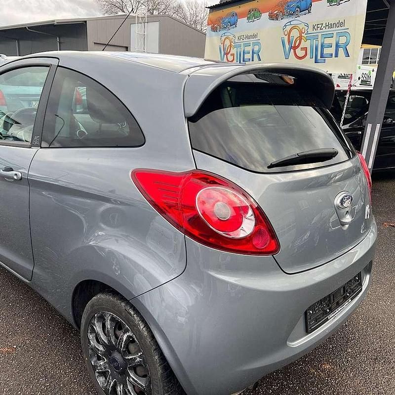 Gebraucht Ford Ka Titanium 69 PS (50 kW) 2011 Lagograu (metallic) Kleinwagen