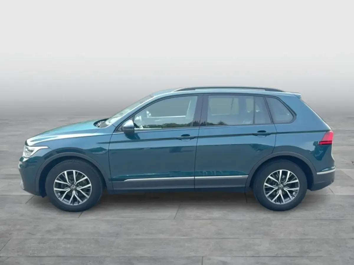 Gebraucht VW Tiguan Life 150 PS (110 kW) 2023 Blau SUV