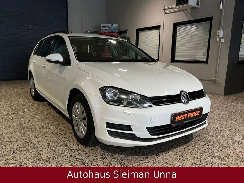 Pure white Gebraucht 2015 VW Golf VII Trendline Kombi | 6.490 € (Fairer Preis) - Bild 1/4