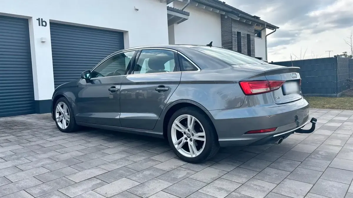 Gebraucht Audi A3 115 PS (84 kW) 2018 Grau Limousine