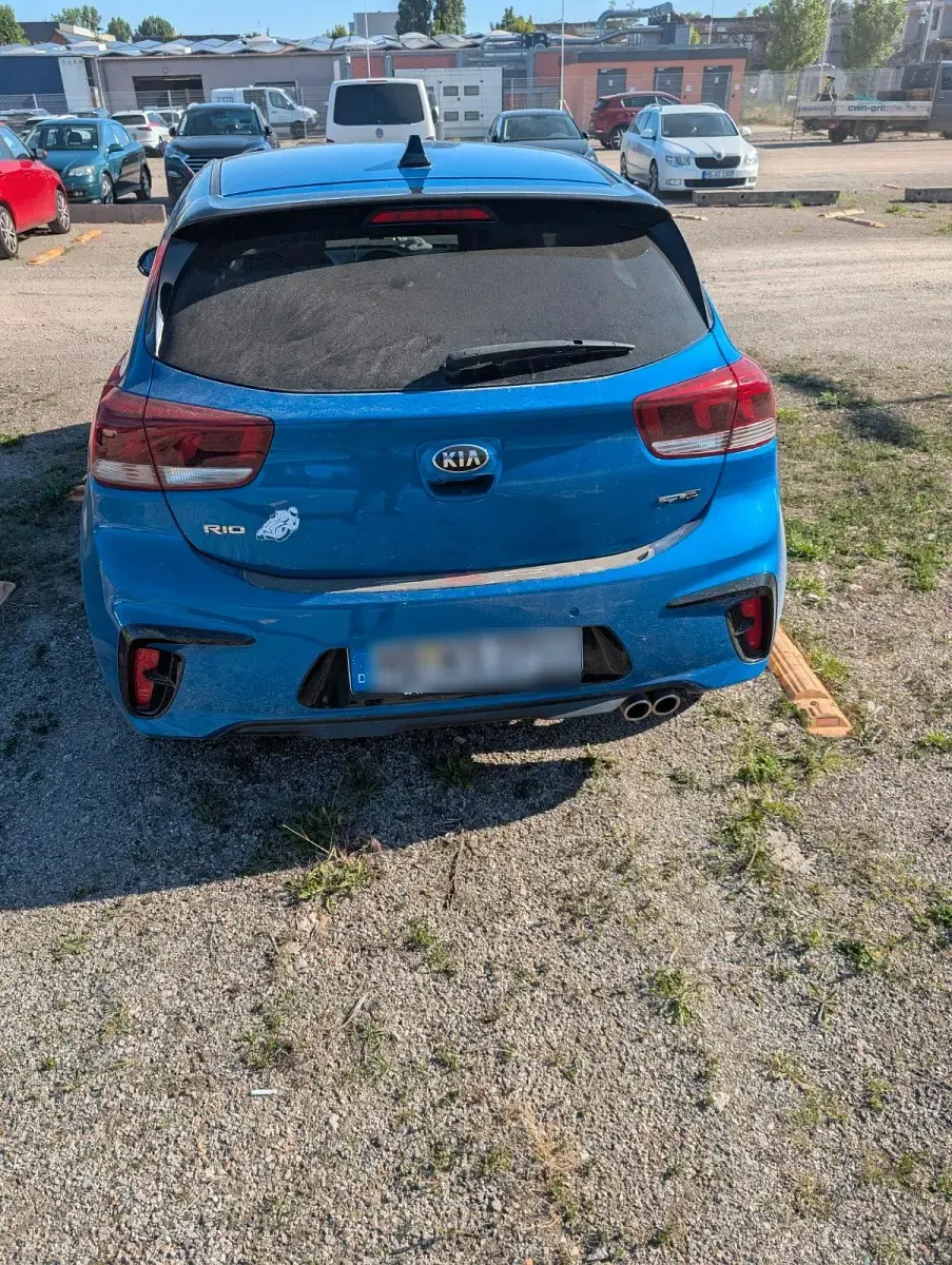 Gebraucht Kia Rio 120 PS (88 kW) 2021 Blau Kleinwagen