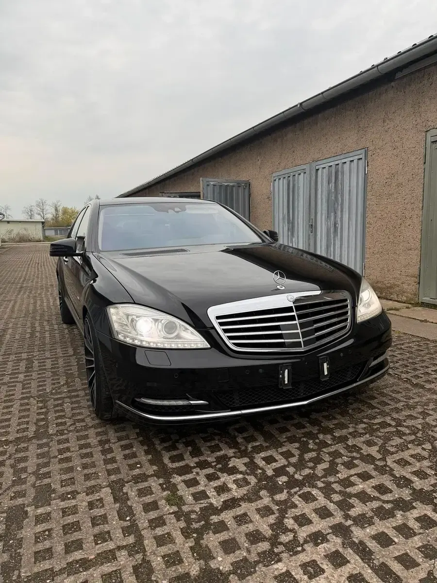 Gebraucht Mercedes S350 258 PS (189 kW) 2011 Schwarz Limousine