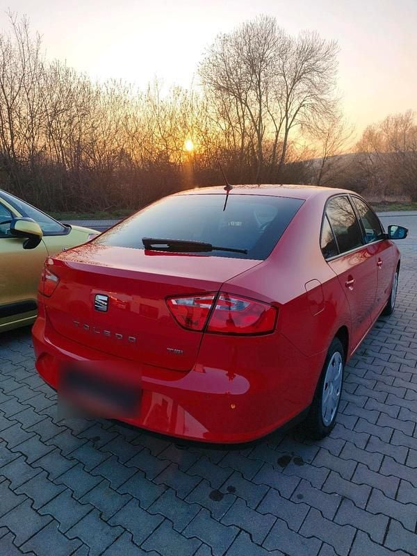 Gebraucht Seat Toledo 110 PS (80 kW) 2015 Rot Kleinwagen