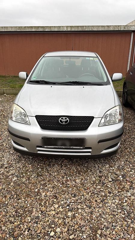 Silber Gebraucht 2003 Toyota Corolla Limousine | 2.700 € (Fairer Preis) - Bild 1/4