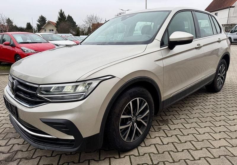 Gebraucht VW Tiguan 150 PS (110 kW) 2023 Silber SUV
