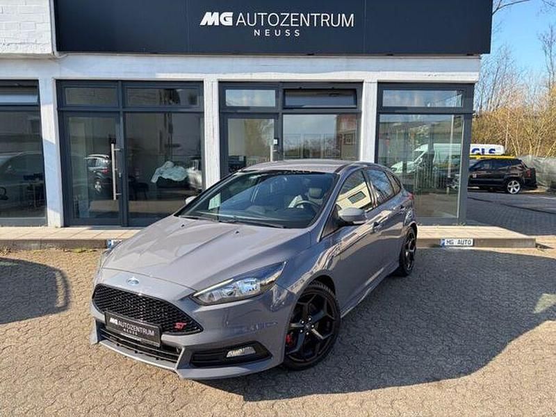 Gebraucht Ford Focus ST 250 PS (183 kW) 2015 Slategrau Limousine