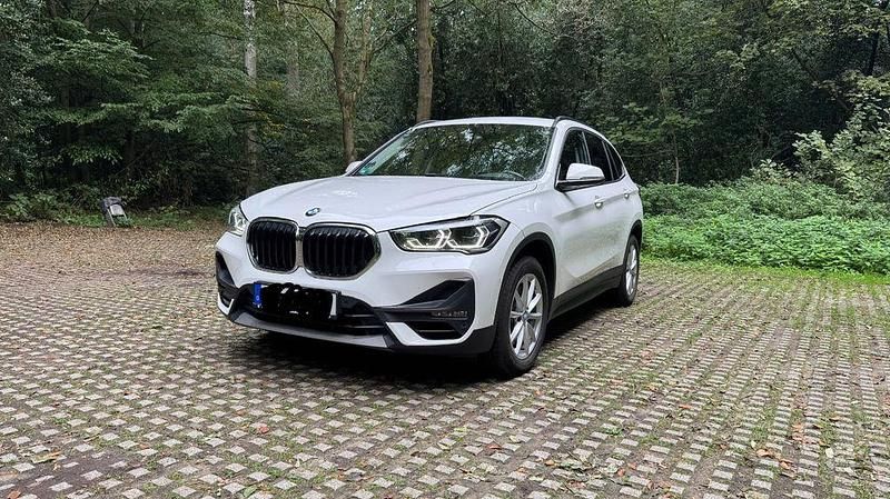 Weiß Gebraucht 2019 BMW X1 Advantage SUV | 22.900 € (Guter Preis) - Bild 1/4