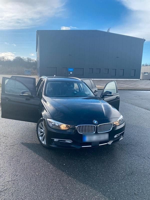 Gebraucht BMW 320 185 PS (136 kW) 2013 Schwarz Limousine