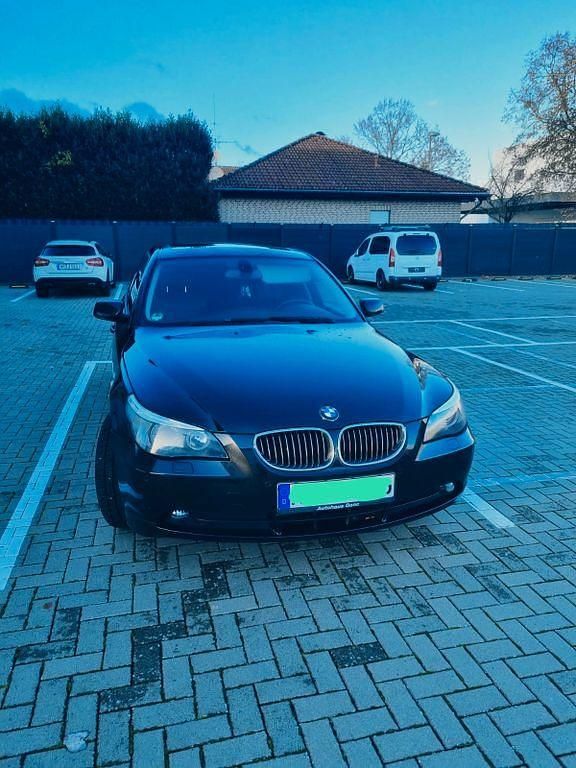 Second-hand BMW 523 177 CP (130 kW) 2006 Negru Berlinǎ