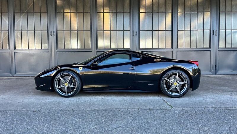 Schwarz Gebraucht 2011 Ferrari 458 | 178.900 € (Superpreis) - Bild 1/4