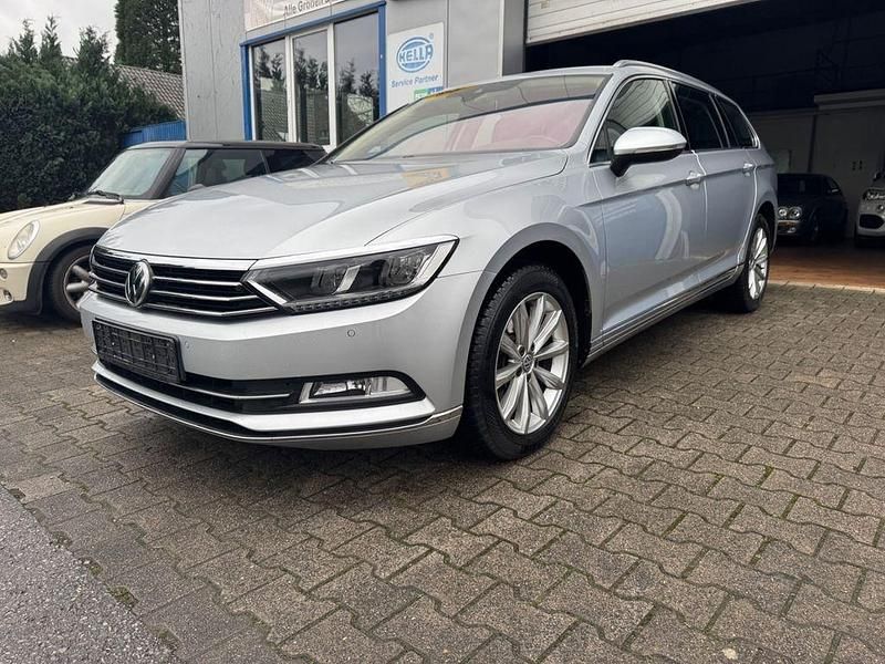 Reflexsilber Gebraucht 2015 VW Passat Highline Kombi | 13.999 € (Guter Preis) - Bild 1/4