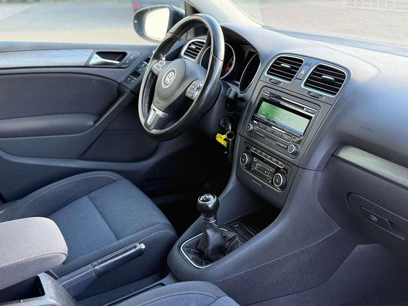 Gebraucht VW Golf VII Style 105 PS (77 kW) 2012 Deep black perleffekt Kleinwagen