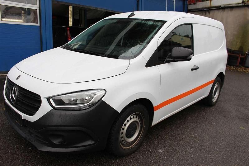 Weiß Gebraucht 2022 Mercedes Citan 110 Van / Kleinbus | 13.500 € (Superpreis) - Bild 1/4