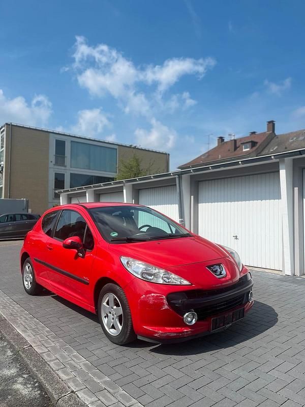 Rot Gebraucht 2010 Peugeot 207 Kleinwagen | 1.299 € (Superpreis) - Bild 1/4