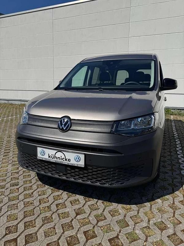 Gebraucht VW Caddy Basis 75 PS (55 kW) 2021 Mojave beige metallic Van / Kleinbus