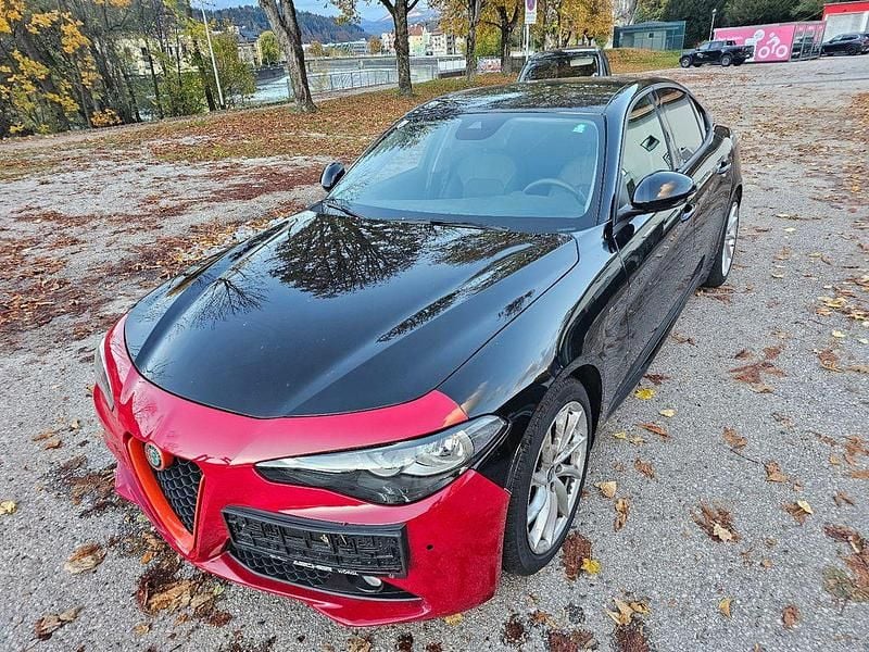 Schwarz Gebraucht 2017 Alfa Romeo Giulia Super Limousine | 14.200 € - Bild 1/4