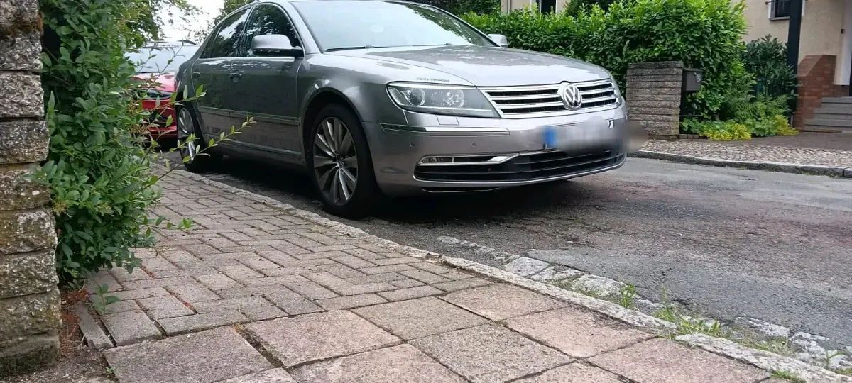 Gebraucht VW Phaeton 239 PS (175 kW) 2013 Silber Limousine