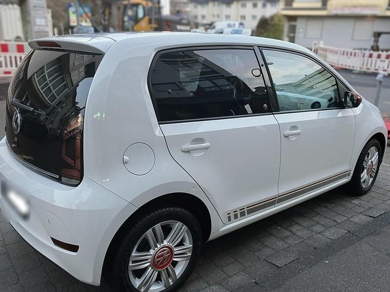 Gebraucht VW up! Beats 60 PS (44 kW) 2017 Weiß Kleinwagen