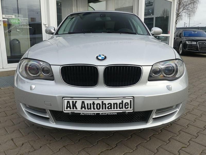 Gebraucht BMW 123 Sport Line 204 PS (150 kW) 2007 Silber Kleinwagen