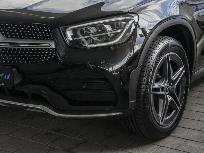 Gebraucht Mercedes GLC300 AMG line 211 PS (155 kW) 2021 Schwarz SUV