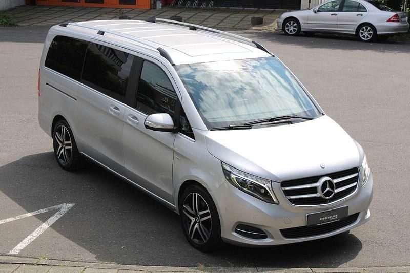 Silber Gebraucht 2014 Mercedes V250 Edition 1 Van / Kleinbus | 34.990 € (Superpreis) - Bild 1/4