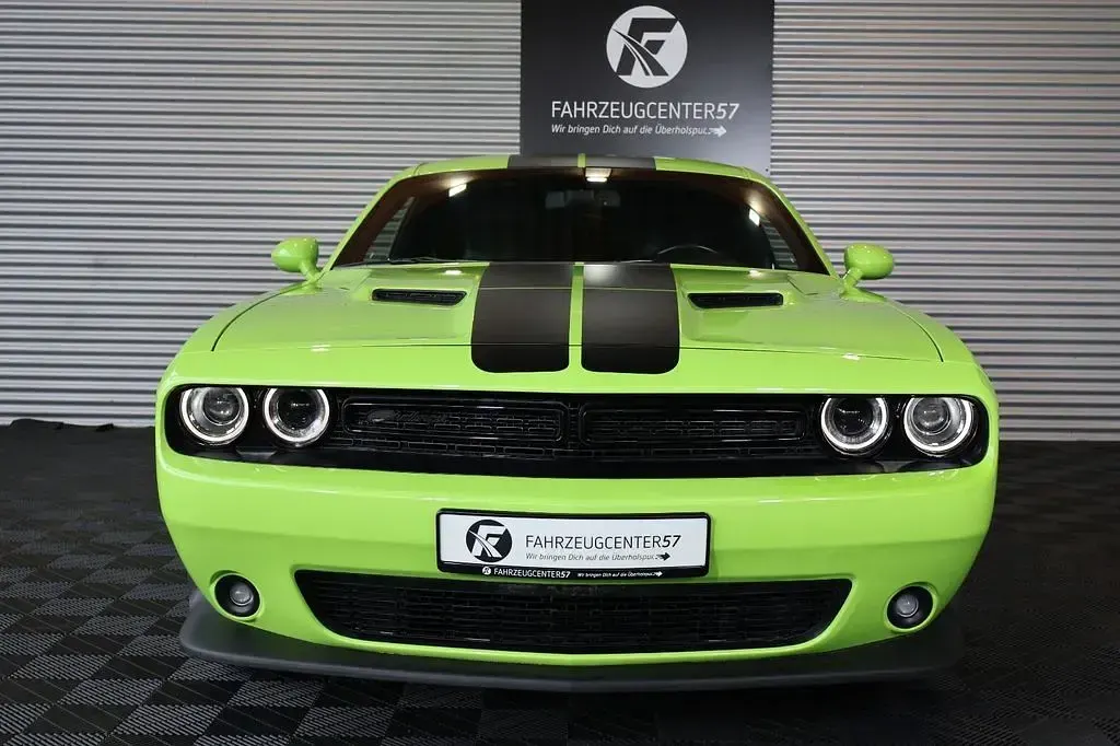 Gebraucht Dodge Challenger SXT 309 PS (227 kW) 2024 Grün Coupé