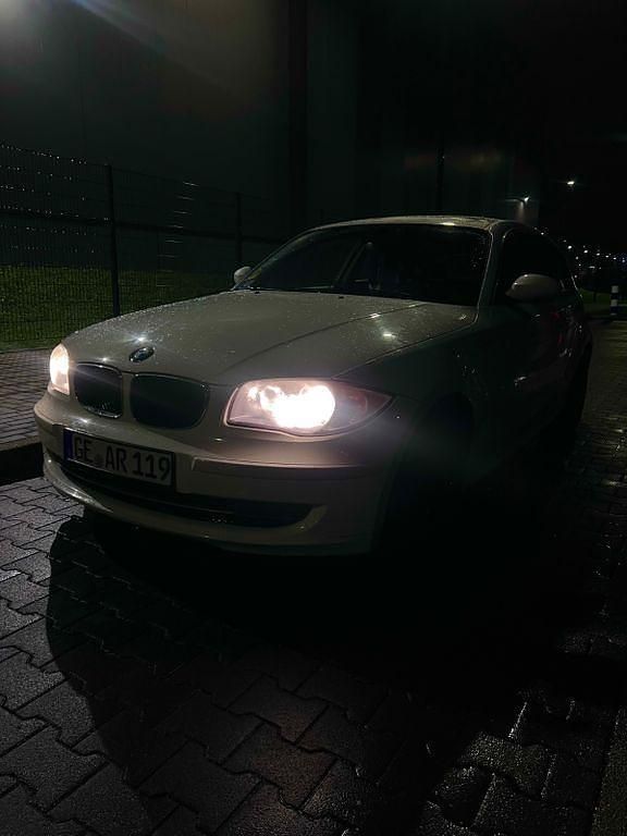Gebraucht BMW 118 Sport Line 143 PS (105 kW) 2007 Weiß Kleinwagen