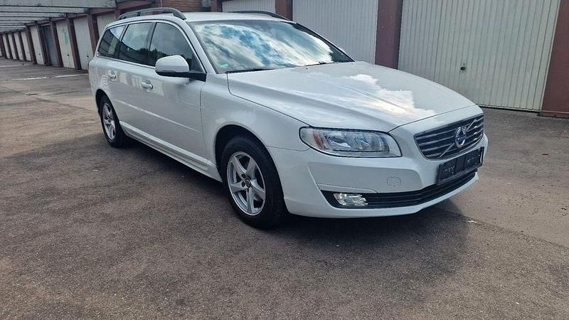 Weiß Gebraucht 2016 Volvo V70 Summum Kombi | 7.400 € (Superpreis) - Bild 1/4