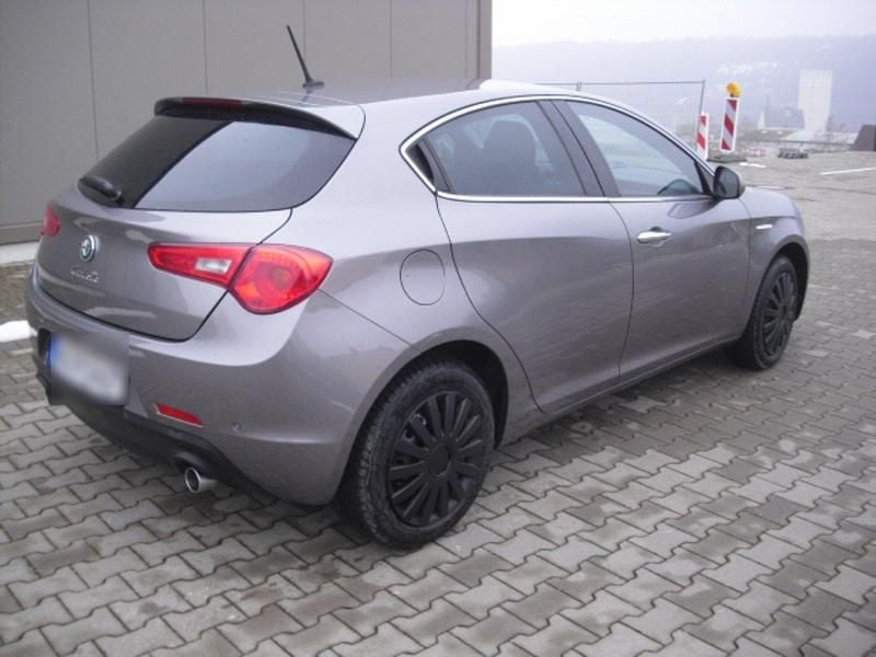 Gebraucht Alfa Romeo Giulietta Turismo 150 PS (110 kW) 2014 Grau Kleinwagen