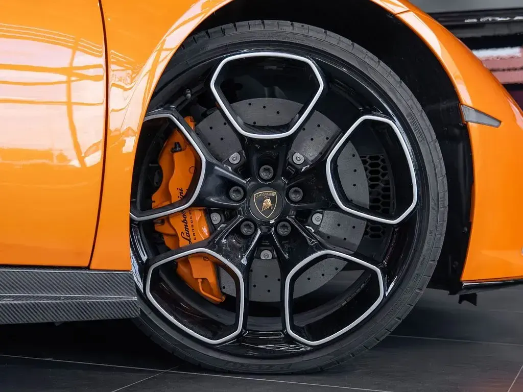 Gebraucht Lamborghini Huracán 640 PS (470 kW) 2022 Orange