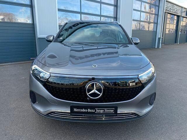 Gebraucht Mercedes EQA300 167 kW (228 PS) 2024 Mountaingrau SUV