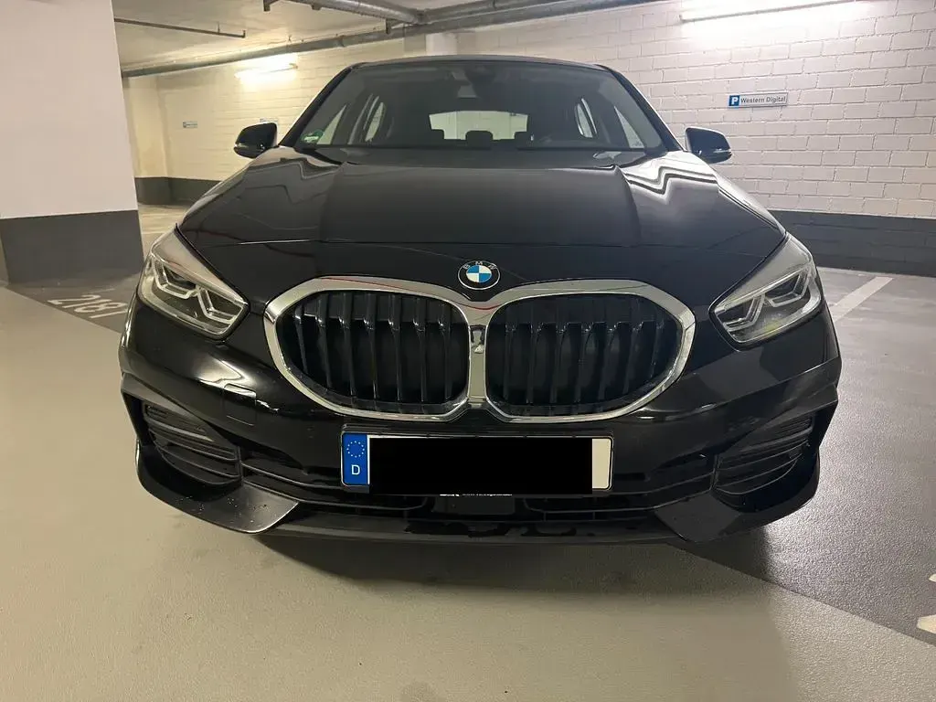 Gebraucht BMW 118 Advantage 136 PS (100 kW) 2021 Schwarz Limousine