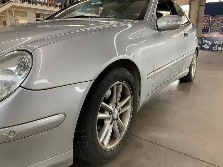 Gebraucht Mercedes C320 218 PS (160 kW) 2004 Silber Coupé