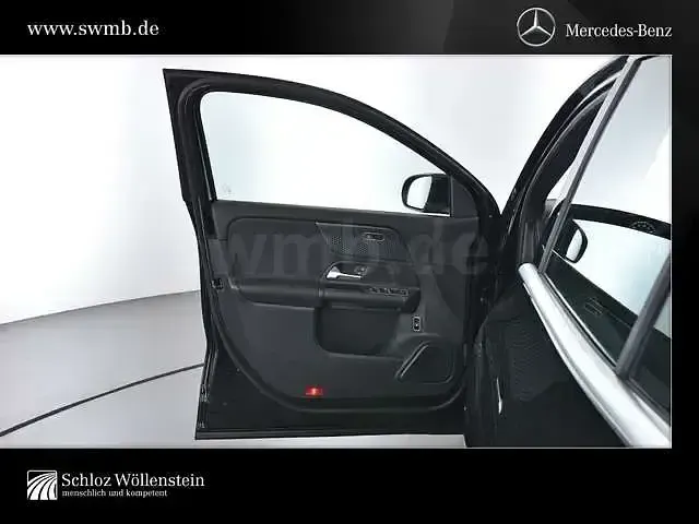 Gebraucht Mercedes GLA180 136 PS (100 kW) 2026 Unilack nachtschwarz SUV