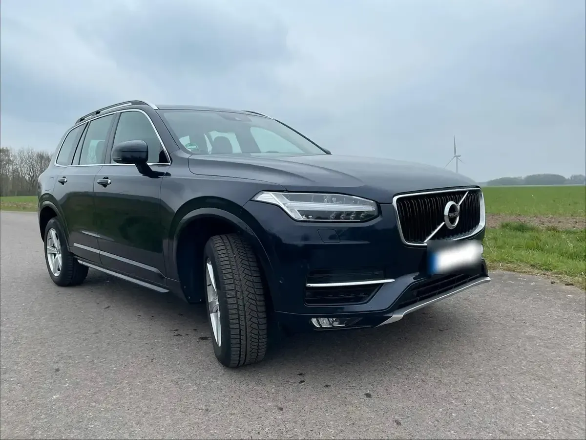 Gebraucht Volvo XC90 Momentum 224 PS (164 kW) 2016 Blau SUV