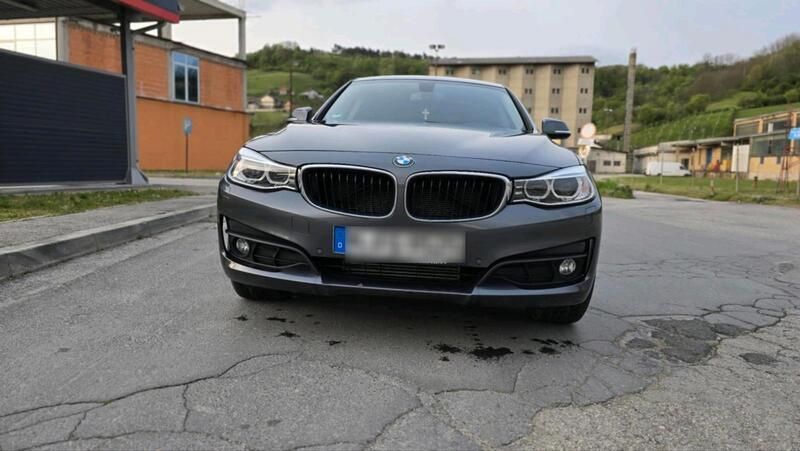 Grau Gebraucht 2016 BMW 320 Coupé | 10.900 € (Superpreis) - Bild 1/4