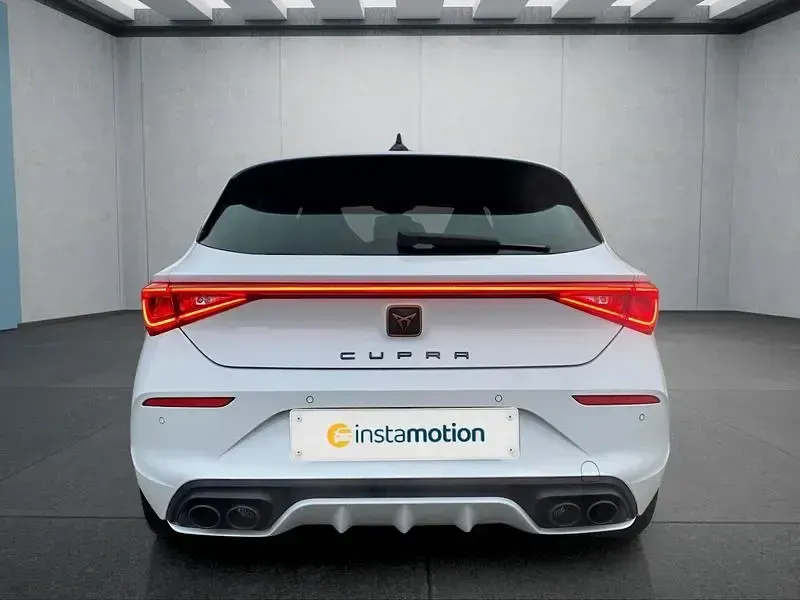 Gebraucht Cupra Leon VZ 300 PS (220 kW) 2023 Weiß Kleinwagen